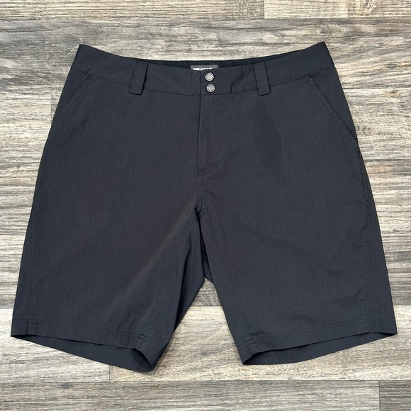 Mons Royale Drift Shorts in Black Size Large - Picture 1 of 10